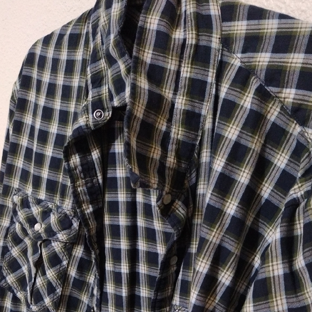 Old Navy Blue and White Casual Button Down Shirt - Picture 4 of 9